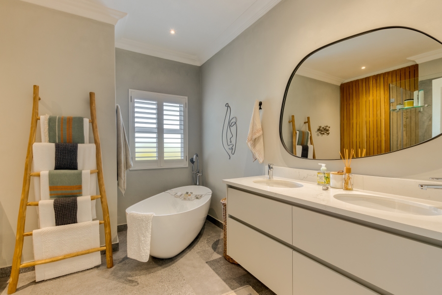 3 Bedroom Property for Sale in La Concorde Western Cape
